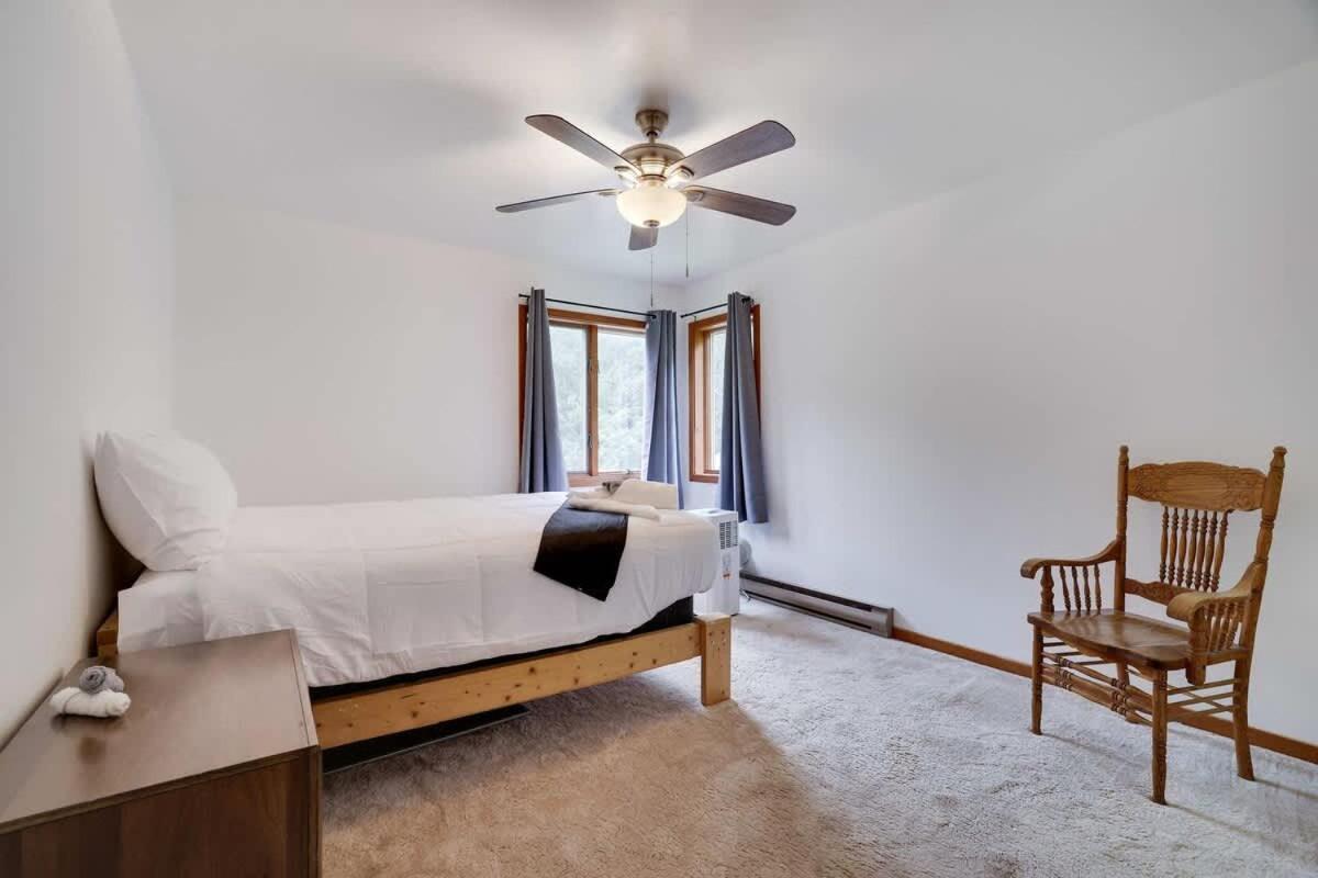 Relax In Blakeslee - Spacious 5Br Home With Bbq Exterior photo